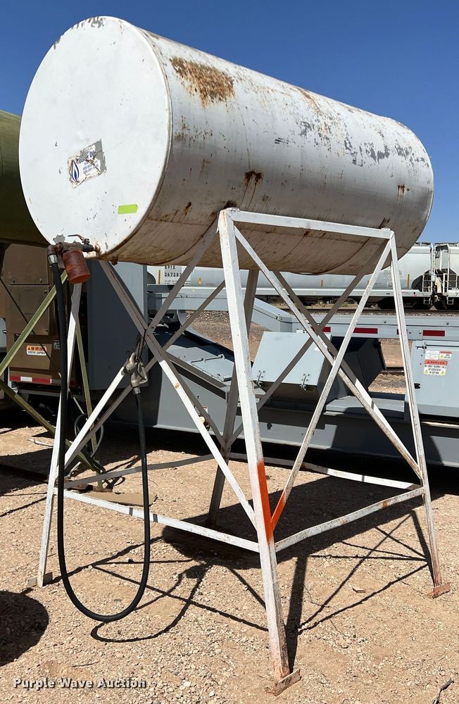 image for item DR5626 Fuel tank