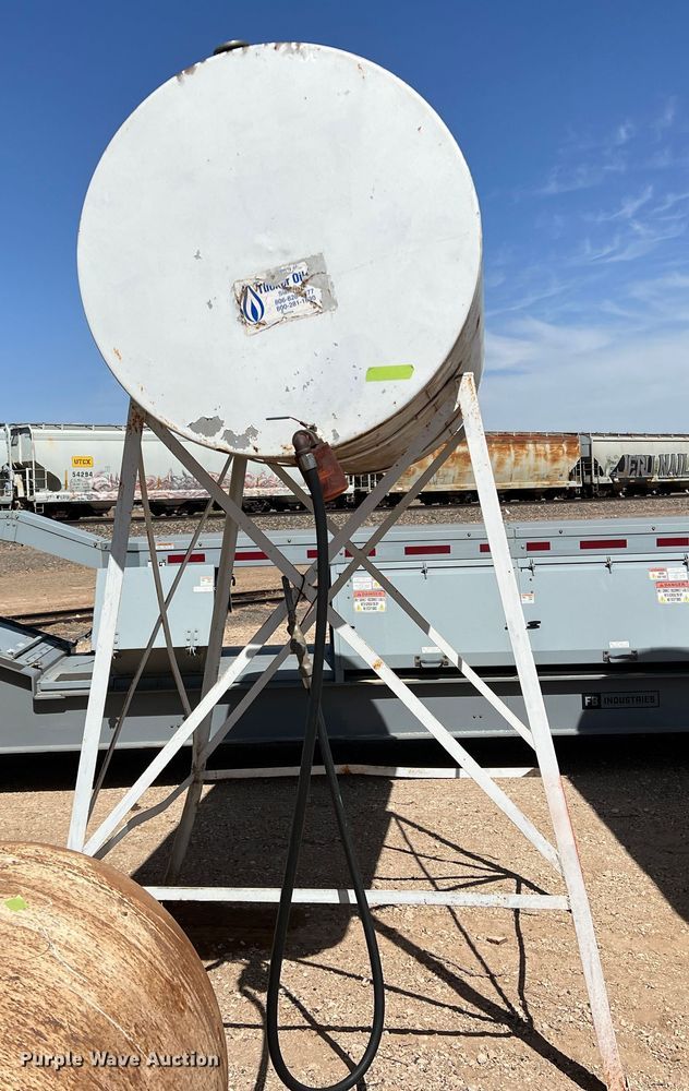 image for item DR5626 Fuel tank