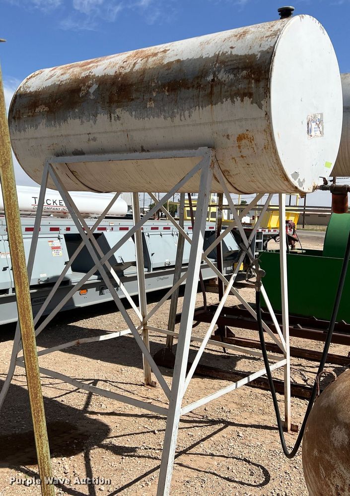 image for item DR5626 Fuel tank