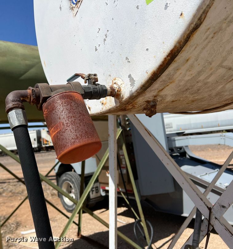 image for item DR5626 Fuel tank