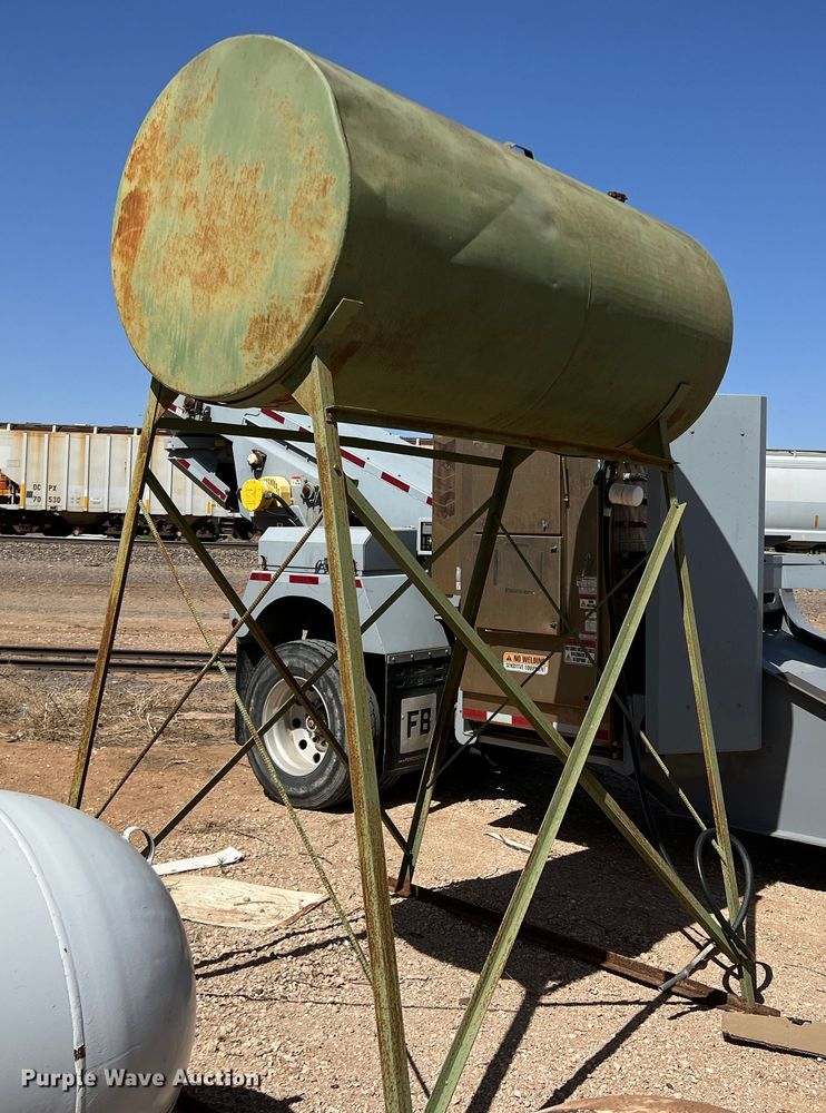 image for item DR5627 Fuel tank