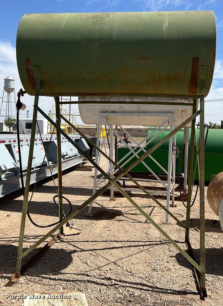 image for item DR5627 Fuel tank