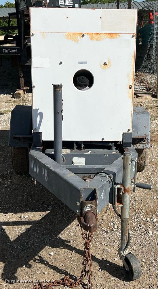 image for item DR5633 Whisperwatt DCA-25SSIU2  generator