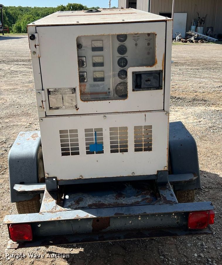 image for item DR5633 Whisperwatt DCA-25SSIU2  generator