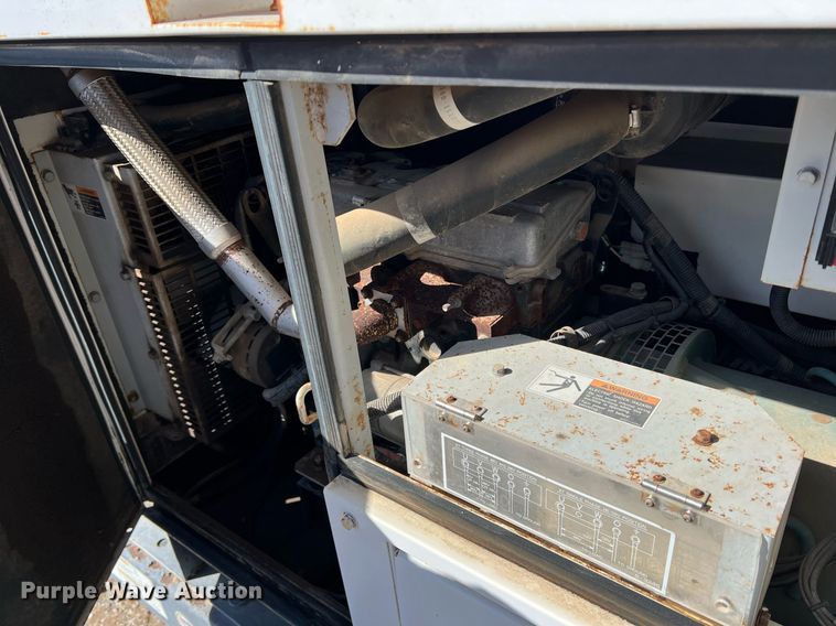 image for item DR5633 Whisperwatt DCA-25SSIU2  generator