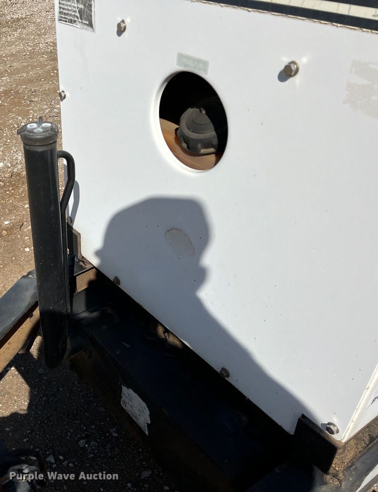 image for item DR5634 Whisperwatt DCA-25SSIU2  generator