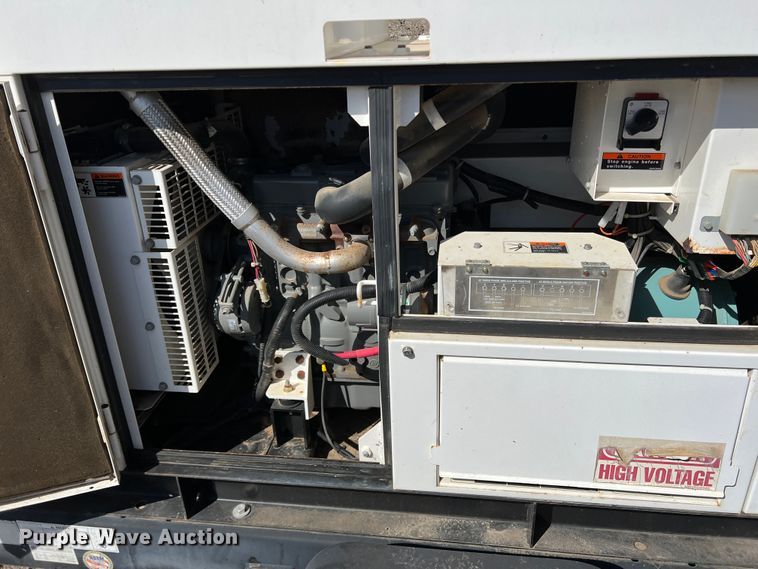 image for item DR5634 Whisperwatt DCA-25SSIU2  generator