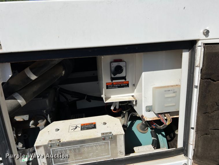 image for item DR5634 Whisperwatt DCA-25SSIU2  generator