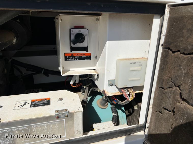 image for item DR5634 Whisperwatt DCA-25SSIU2  generator