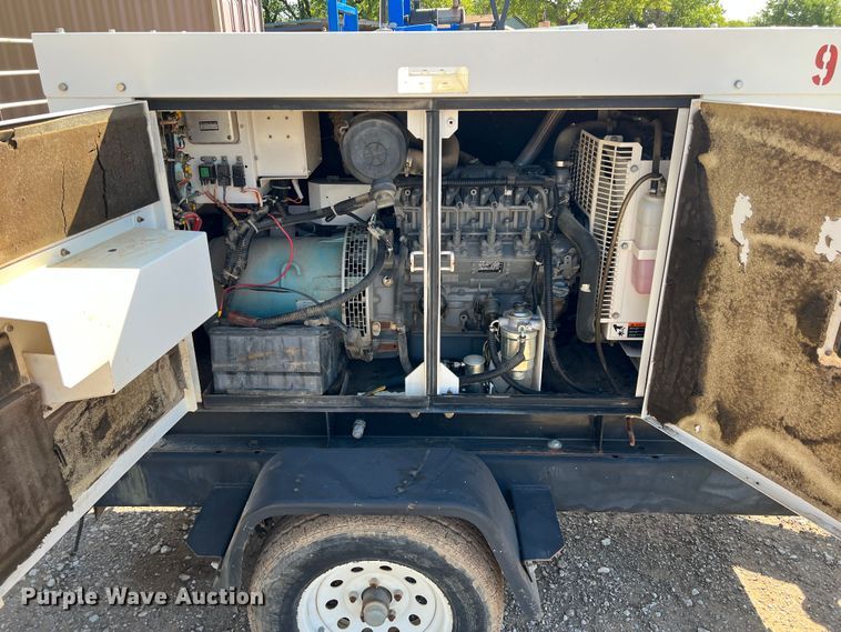 image for item DR5634 Whisperwatt DCA-25SSIU2  generator