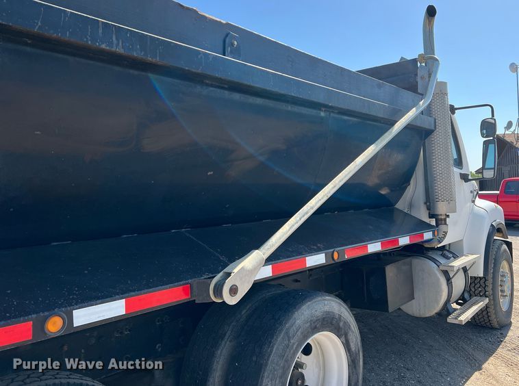 image for item DR5635 2007 Freightliner Business Class M2  dump truck