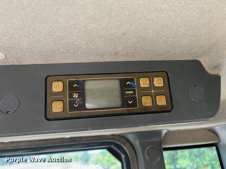 image for item DR5637 Hyundai HL740-9A  wheel loader