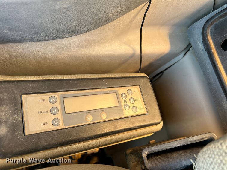 image for item DR5639 2008 Link Belt 330LX  excavator