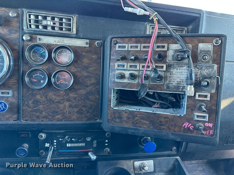 image for item DR6042 1998 Kenworth W900  dump truck