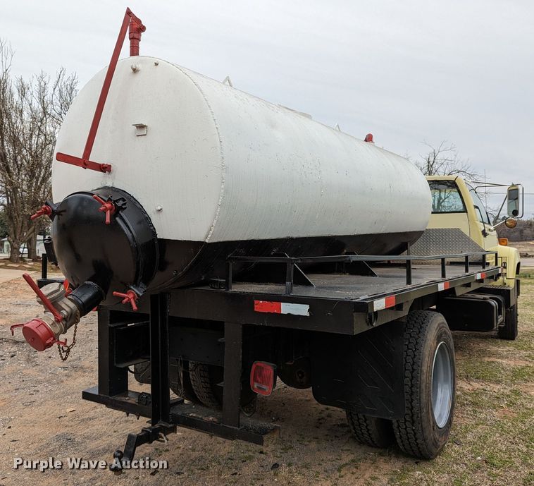 image for item DR6836 1990 GMC TopKick C6000  vacuum truck