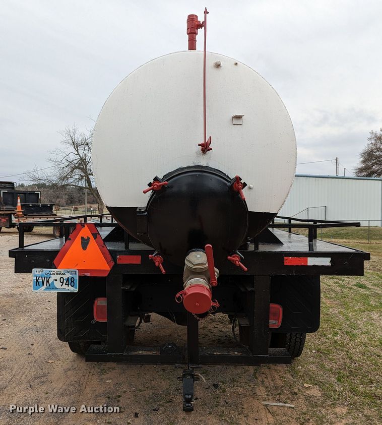 image for item DR6836 1990 GMC TopKick C6000  vacuum truck