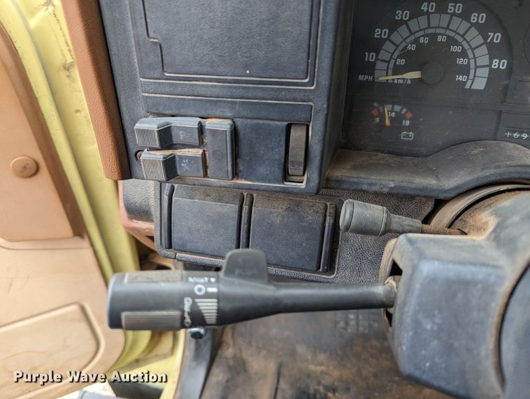 image for item DR6836 1990 GMC TopKick C6000  vacuum truck