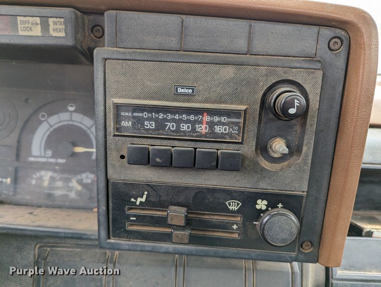 image for item DR6836 1990 GMC TopKick C6000  vacuum truck