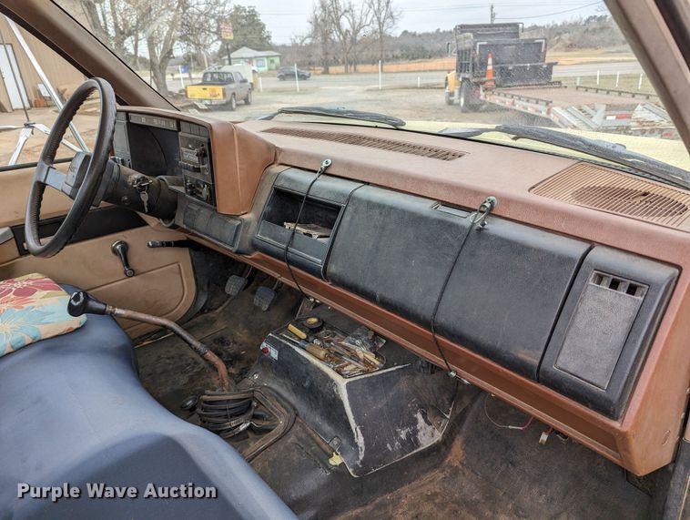 image for item DR6836 1990 GMC TopKick C6000  vacuum truck