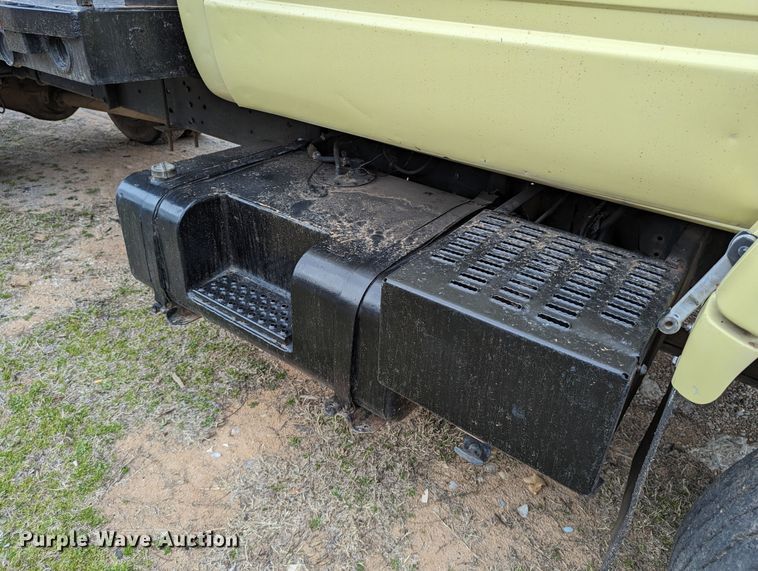 image for item DR6836 1990 GMC TopKick C6000  vacuum truck