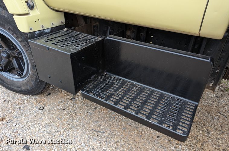 image for item DR6836 1990 GMC TopKick C6000  vacuum truck