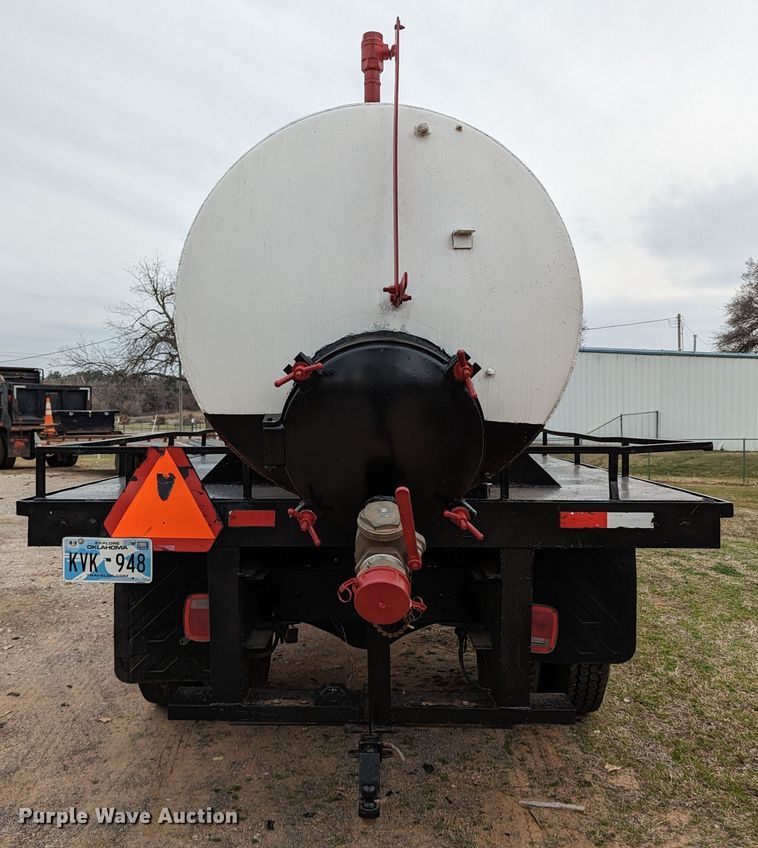 image for item DR6836 1990 GMC TopKick C6000  vacuum truck