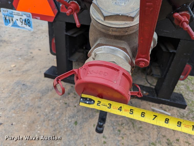 image for item DR6836 1990 GMC TopKick C6000  vacuum truck