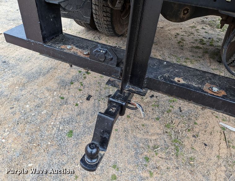 image for item DR6836 1990 GMC TopKick C6000  vacuum truck