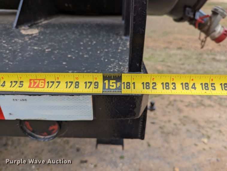 image for item DR6836 1990 GMC TopKick C6000  vacuum truck