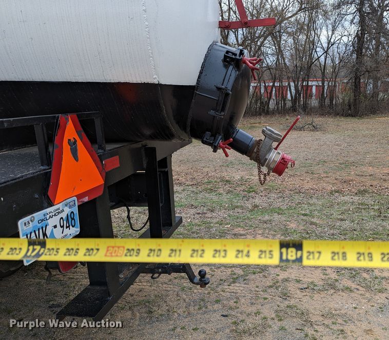 image for item DR6836 1990 GMC TopKick C6000  vacuum truck