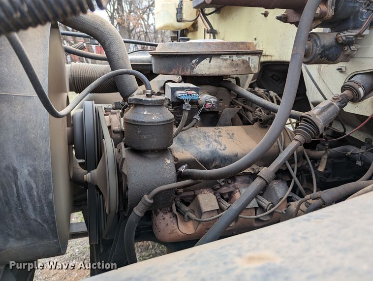 image for item DR6836 1990 GMC TopKick C6000  vacuum truck