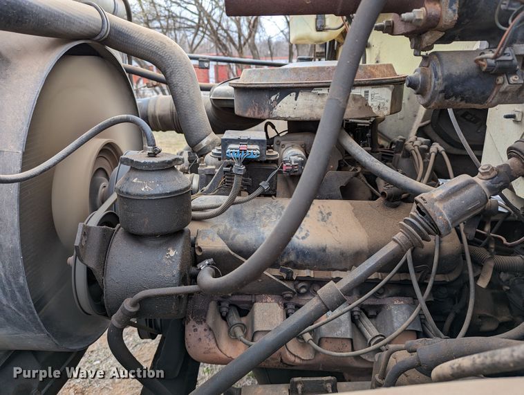 image for item DR6836 1990 GMC TopKick C6000  vacuum truck