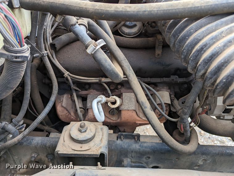 image for item DR6836 1990 GMC TopKick C6000  vacuum truck