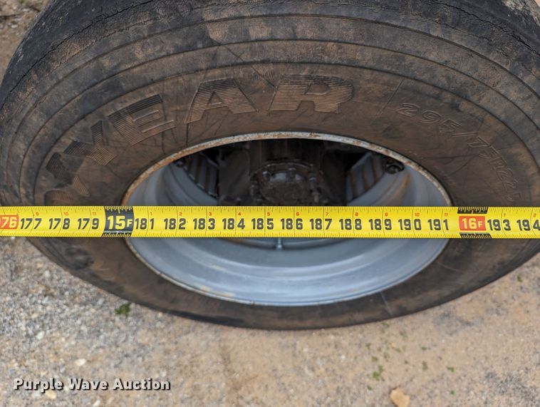 image for item DR6836 1990 GMC TopKick C6000  vacuum truck