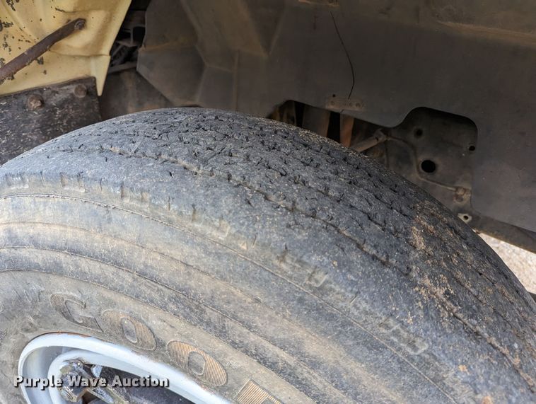 image for item DR6836 1990 GMC TopKick C6000  vacuum truck