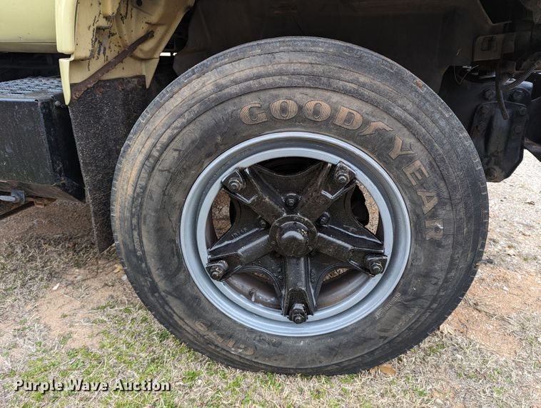 image for item DR6836 1990 GMC TopKick C6000  vacuum truck