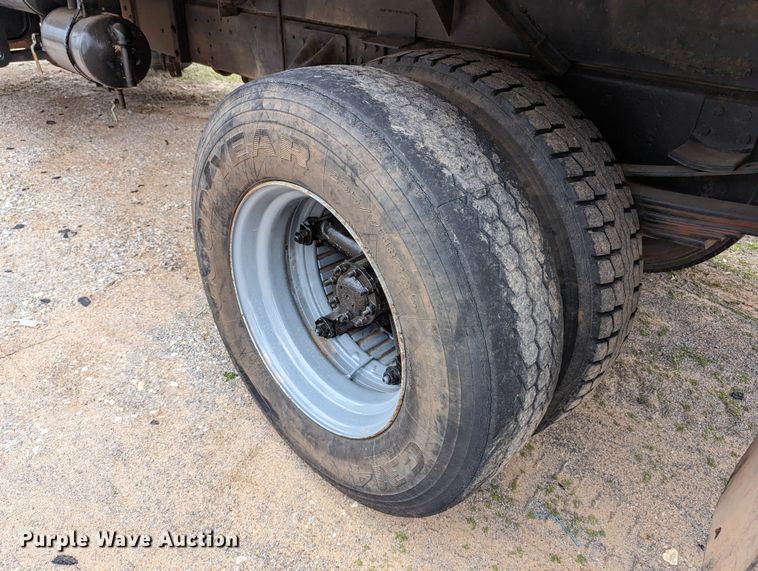 image for item DR6836 1990 GMC TopKick C6000  vacuum truck