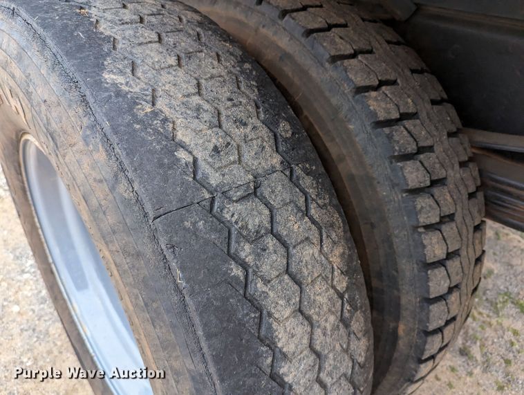 image for item DR6836 1990 GMC TopKick C6000  vacuum truck