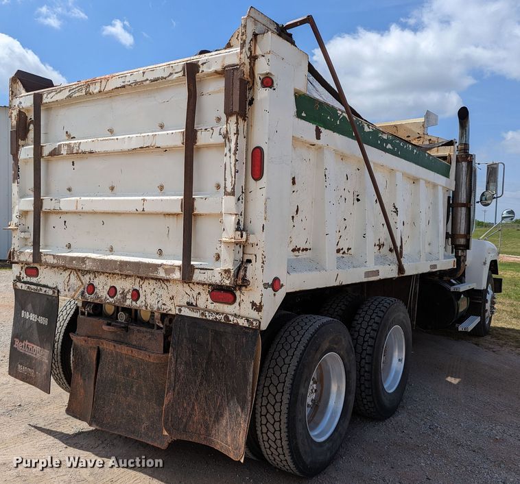 image for item DR6933 2002 Mack CH613  dump truck