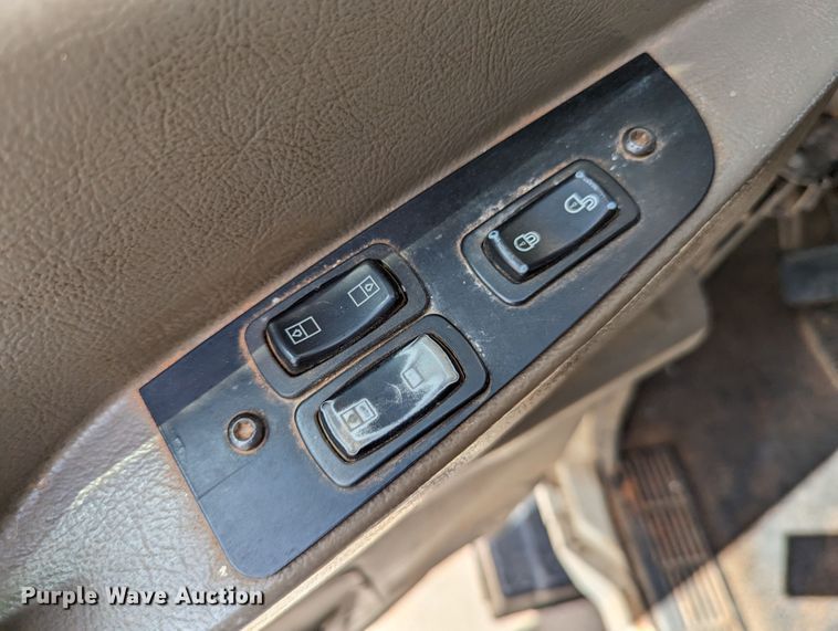 image for item DR6933 2002 Mack CH613  dump truck