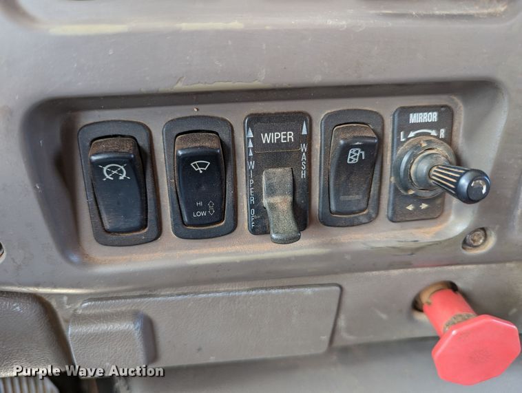 image for item DR6933 2002 Mack CH613  dump truck