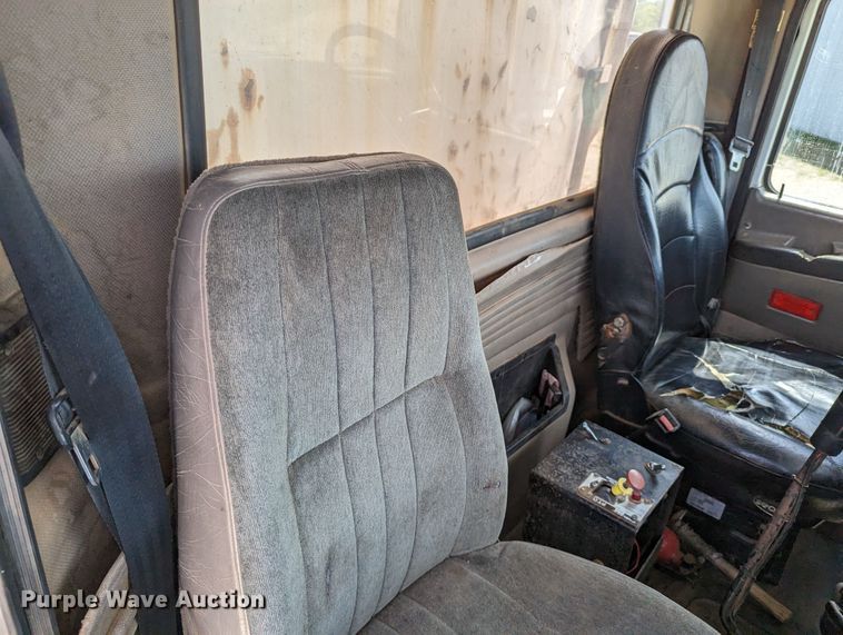 image for item DR6933 2002 Mack CH613  dump truck