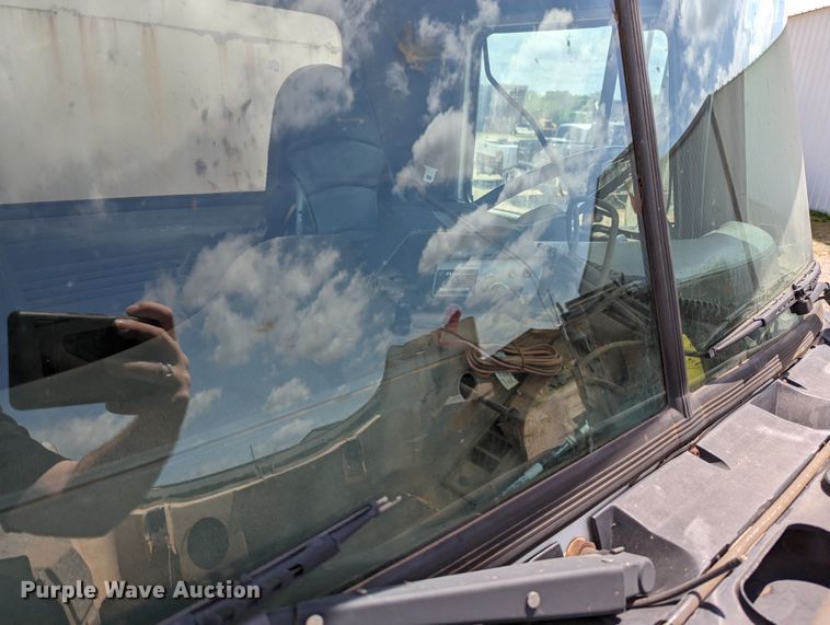 image for item DR6933 2002 Mack CH613  dump truck