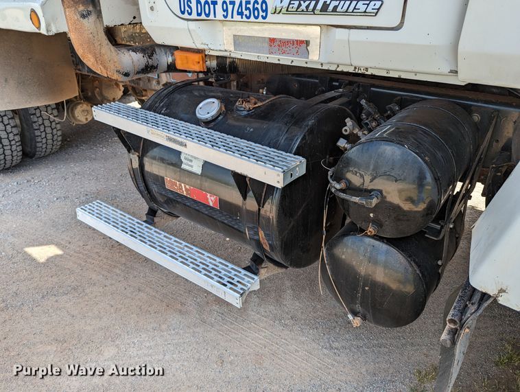 image for item DR6933 2002 Mack CH613  dump truck