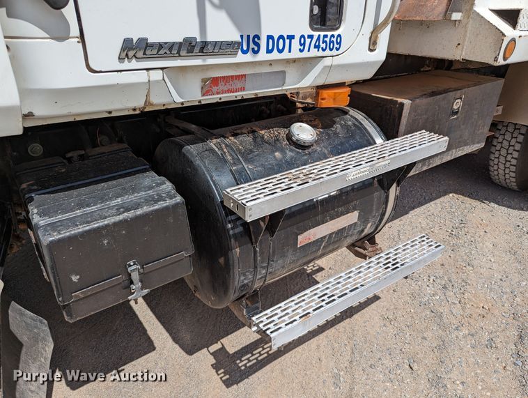 image for item DR6933 2002 Mack CH613  dump truck