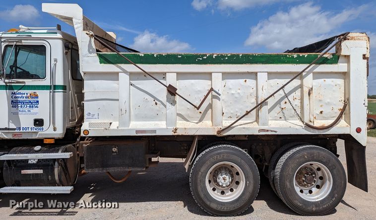 image for item DR6933 2002 Mack CH613  dump truck