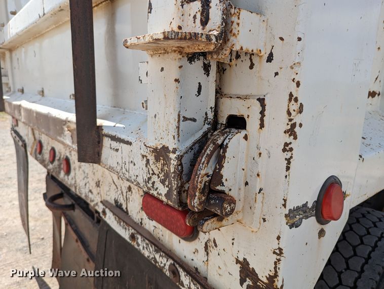 image for item DR6933 2002 Mack CH613  dump truck