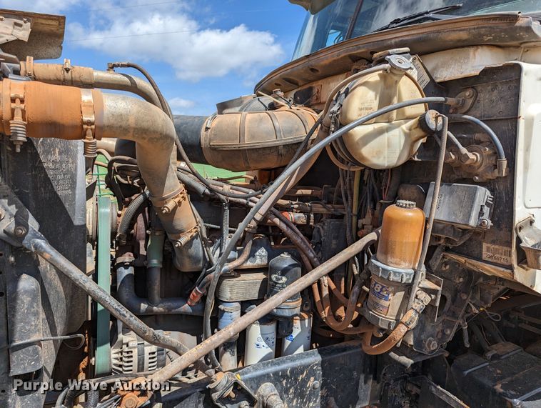 image for item DR6933 2002 Mack CH613  dump truck