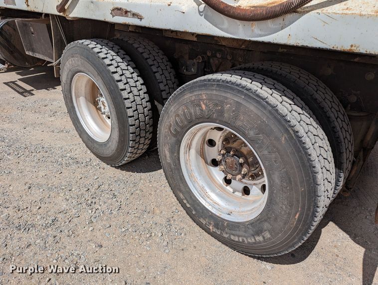 image for item DR6933 2002 Mack CH613  dump truck