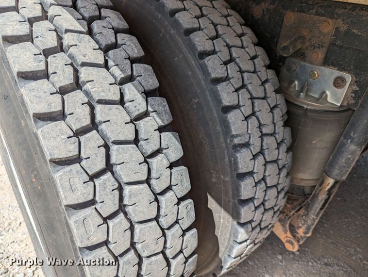 image for item DR6933 2002 Mack CH613  dump truck